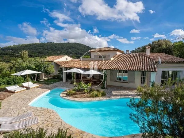 Charmante villa avec piscine à vendre a la Garde Freinet