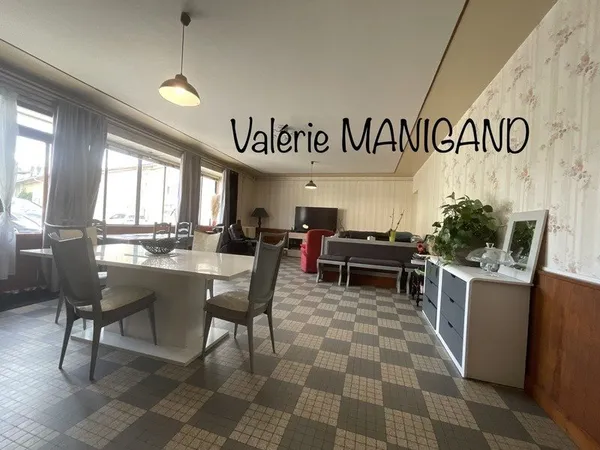 Dpt Dordogne (24), à vendre proche de SAINT AULAYE-PUYMANGOU maison P9 de 260 m² - Terrain de 1 273 