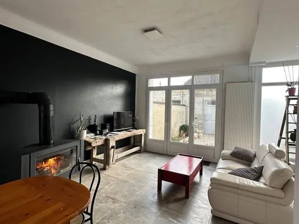 MAISON 148m2 REN0VEE AVEC BEAUX VOLUMES