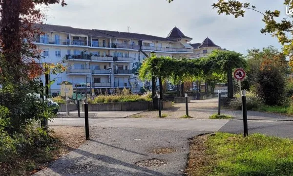 T2 43m2 agreable a vivre - terrasse 10m2 sud-ouest en frontiere suisse -secteur prise