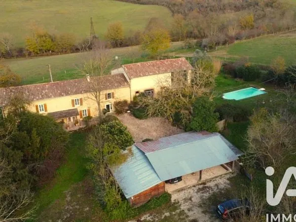 Maison 9 pièces 235 m²