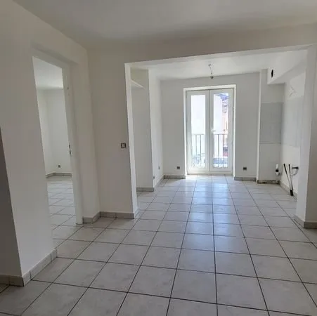 T2 / 430 euros / 1er étage