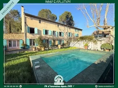 Propriété - 252.5m ²