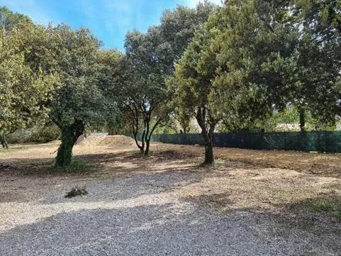 Terrain constructible 730 m²