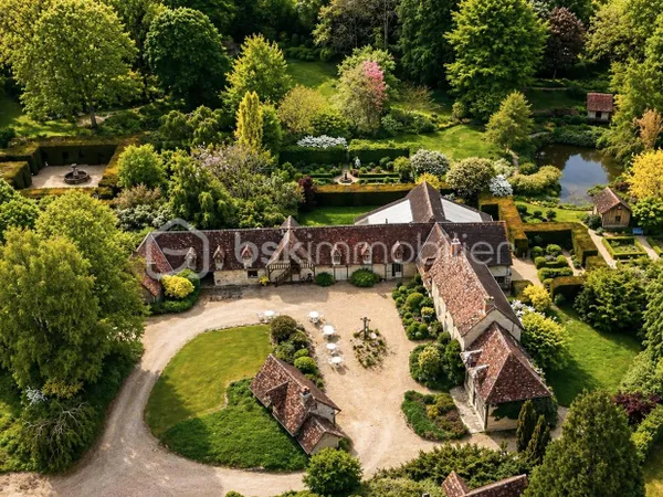 Maison 46 pièces 400 m²