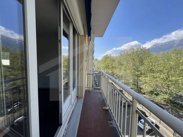 Appartement 4 pièces 77 m²
