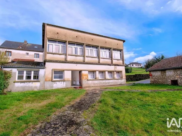 Immeuble commercial 310 m²