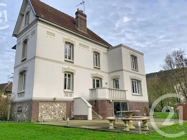 Maison 9 pièces 246 m²
