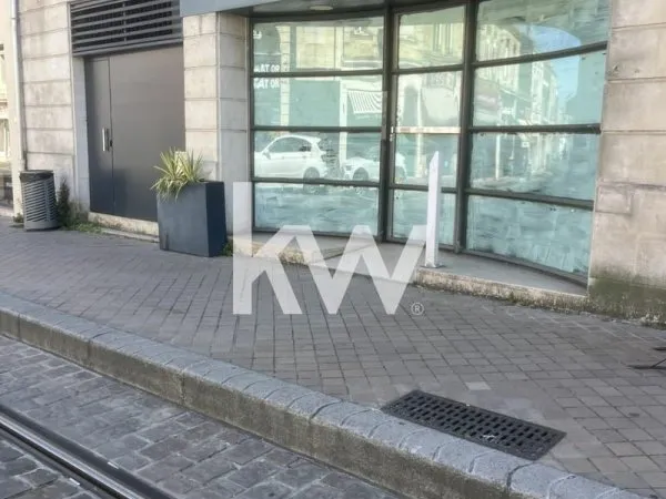 A vendre : Local Commercial LE BOUSCAT 254 m2
