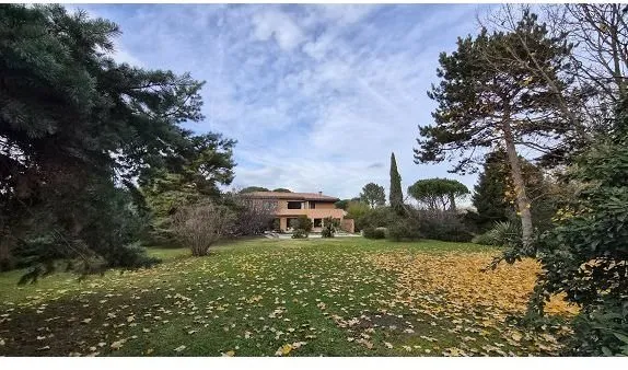 Villa - 296m ²