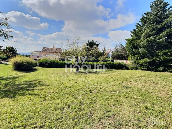 Terrain 528 m²