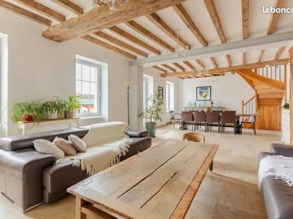 Longère rénovée 207m², 4 chambres, dépendance, DPE C, sans frais d'agence