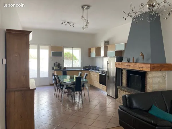 Maison de village 130 m² avec garage 48 m² et cour 22 m² à St Gély du Fesc
