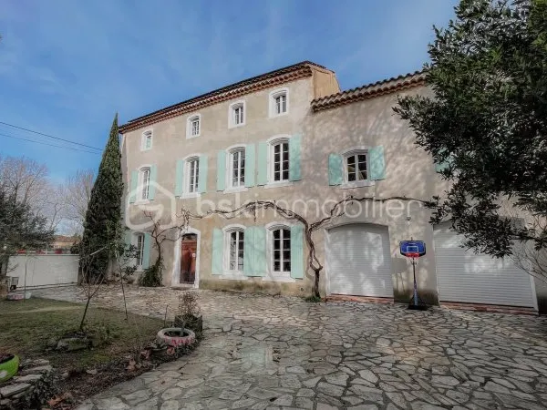 Maison 10 pièces 283 m²