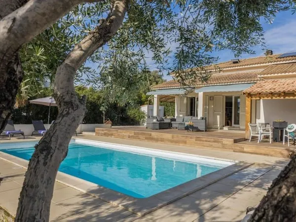 Villa 6 pièces 145 m²