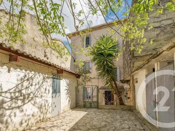 Maison 11 pièces 250 m²