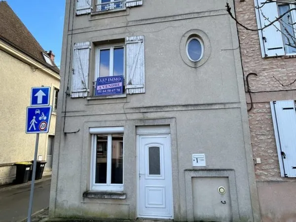 MAISON DE VILLE à ANGERVILLE