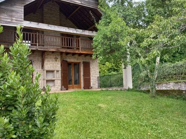 Maison à louer centre bourg 87470 Peyrat le chateau