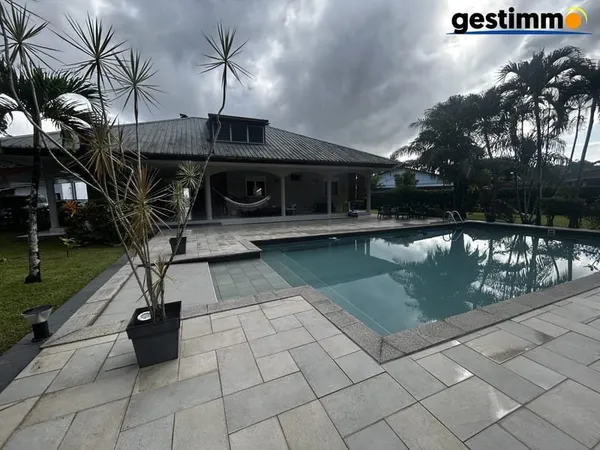 Maison individuelle avec Piscine