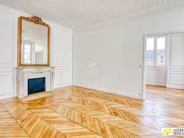 Ersailles Notre-Dame Appartement exceptionnel de 2 pièce(s) 56m2 situé au 1er étage d'un immeuble en