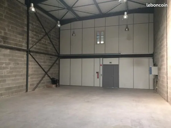 LOCAL D'ACTIVITE 280 m² SAINT MARTIN D'HERES