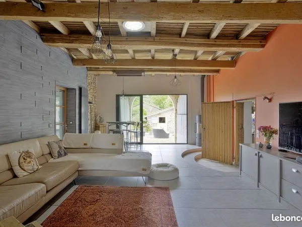 Maison 8 pièces 350 m²