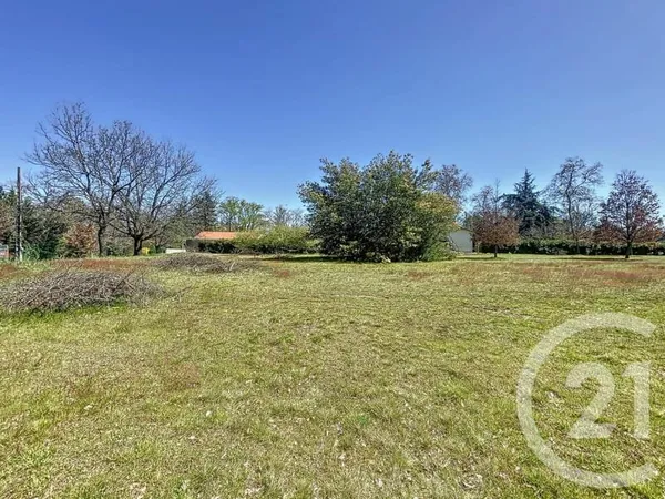 Terrain 1102 m²