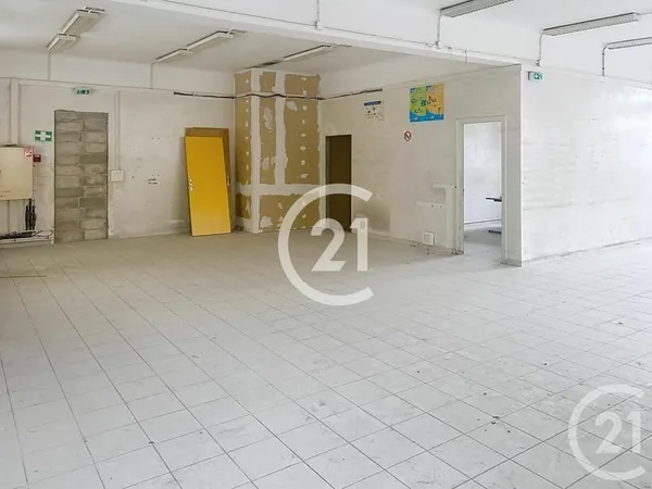 Local 135 m²