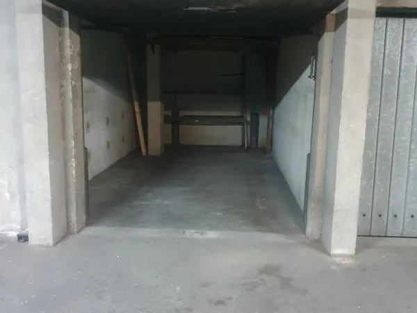 Loue box lancier 13009