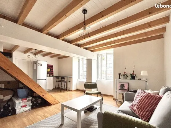 Location T3 meublé en duplex 51m² au sol 50 otages