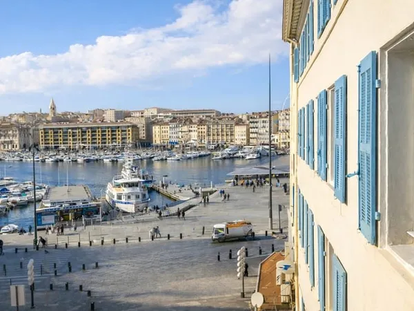 Adresse d'exception face au Vieux-Port - Appartement 101 m2 de caractère