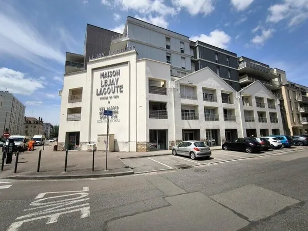 Local commercial 336 m²