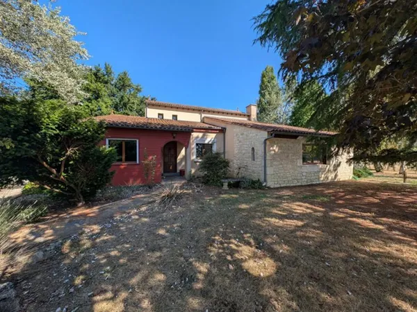 Maison 5 pièces 231 m²
