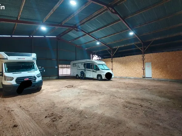 Emplacement hivernage van ou petit camping car