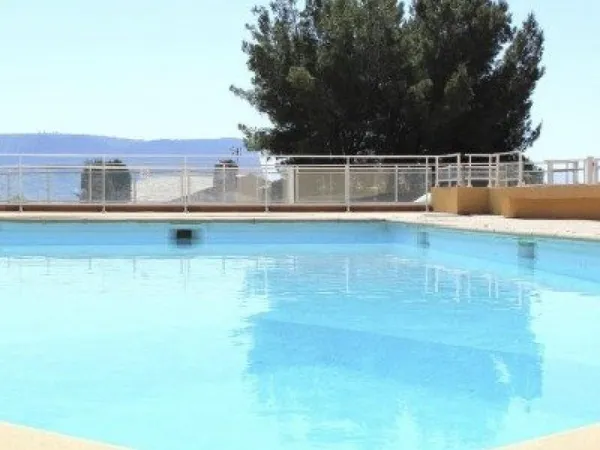 Beau studio avec vue mer et le cap Canaille