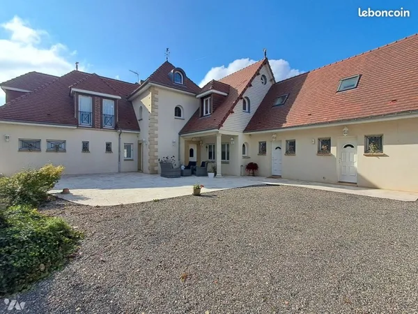 Maison 13 pièces 375 m²