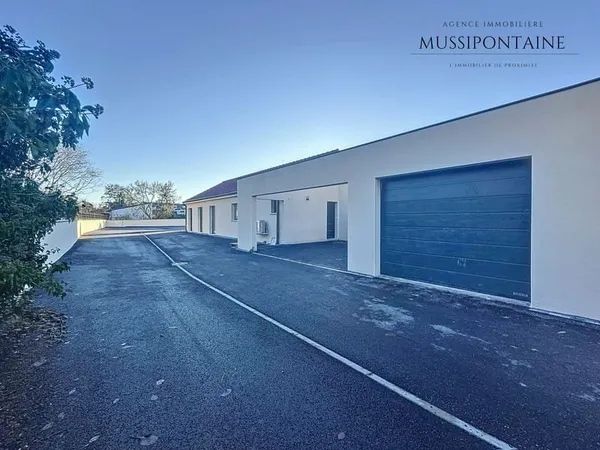 Maison neuve RE 2020 de 155m2 habitables en plain pied avec extérieur, garage et carport, en impasse