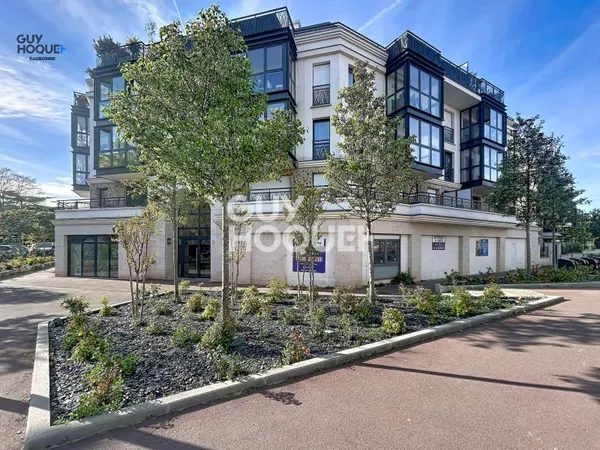 Appartement DERNIER ETAGE- Résidence LE MAJESTIK - 88m² - 3 chambres- Terrasses 32m² + deux places d