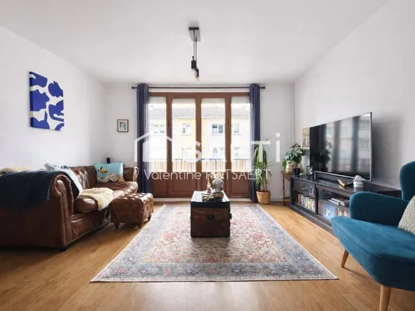 Appartement rénové - 2 chambres avec balcon cosy
