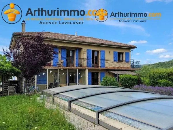 Maison de campagne de 5 chambres avec une vue exceptionnelle au sud, 2 513 m² de jardin et une pisci