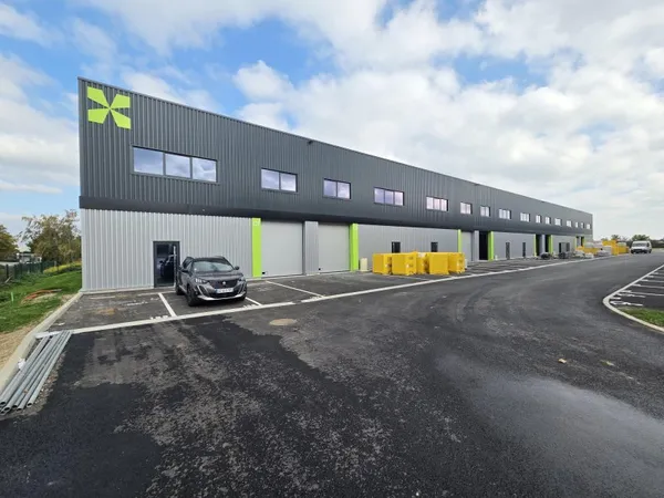 LOCAL D'ACTIVITE A VENDRE ANGERS EST