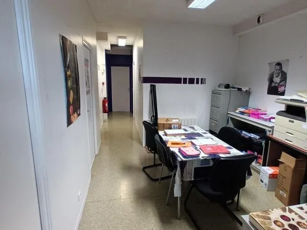 Rodez-Avenue de Paris,local professionnel de 162 m² environ