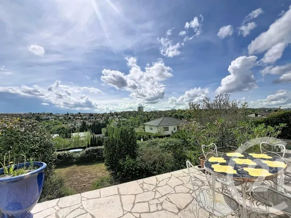 Maison 9 pièces 231 m²