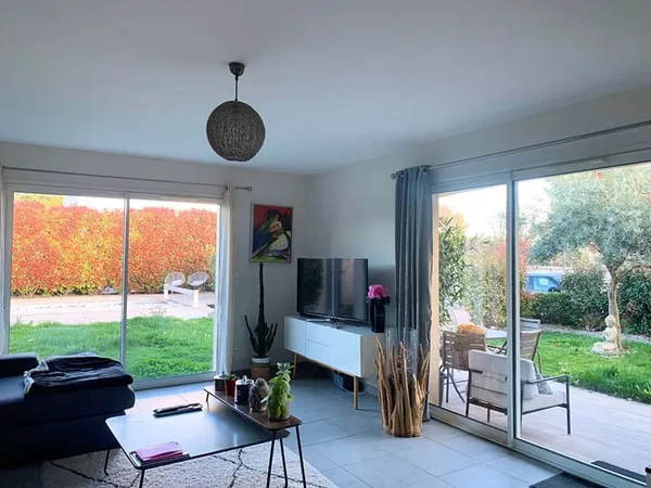 Maison récente Eguilles 4 pièce(s) 100 m2 avec piscine et garage