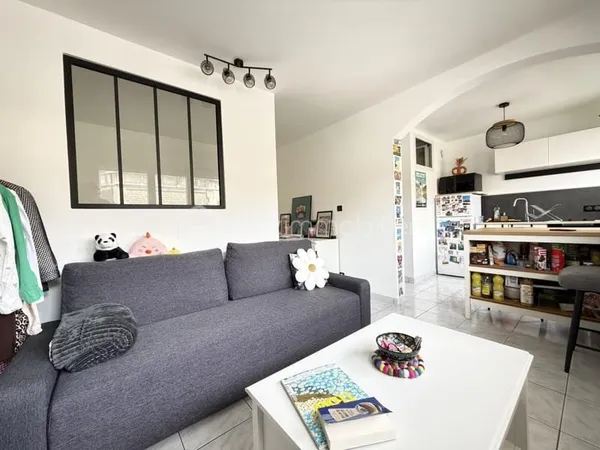 Appartement T1 bis- stationnement - cave