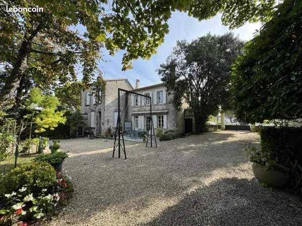 Maison 11 pièces 407 m²