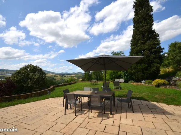 Maison de 297 m2 avec 2 entrées séparées ( possibilité d'activité Professionnelle )