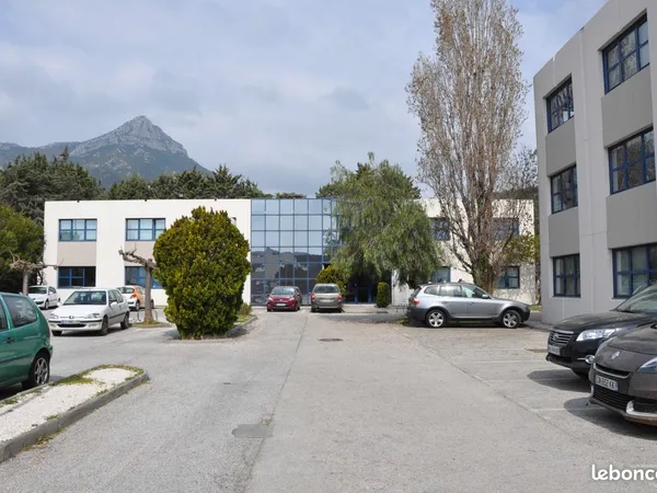 Bureau et espace de travail Vente La Garde  92m² 280000€