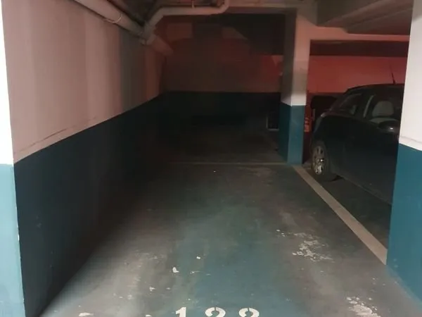 Place de parking école vétérinaire