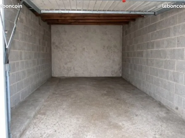 Garage / box fermé 17 m² à vendre